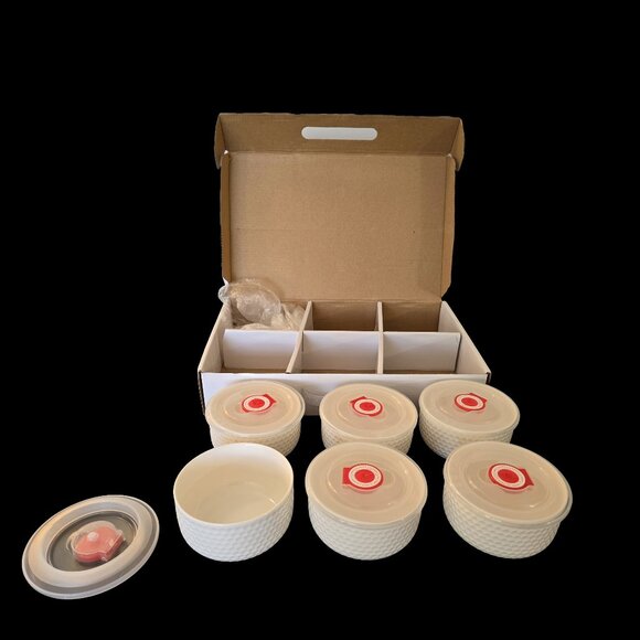 Easy To Go Other - NWOT 6 Piece Ceramic Bowl Set with Lids